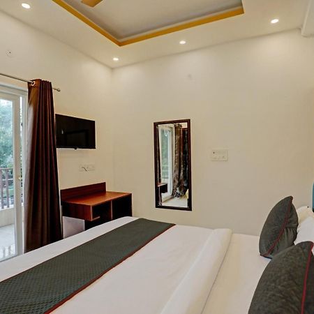 Hotel Golden Prime King Új-Delhi Kültér fotó