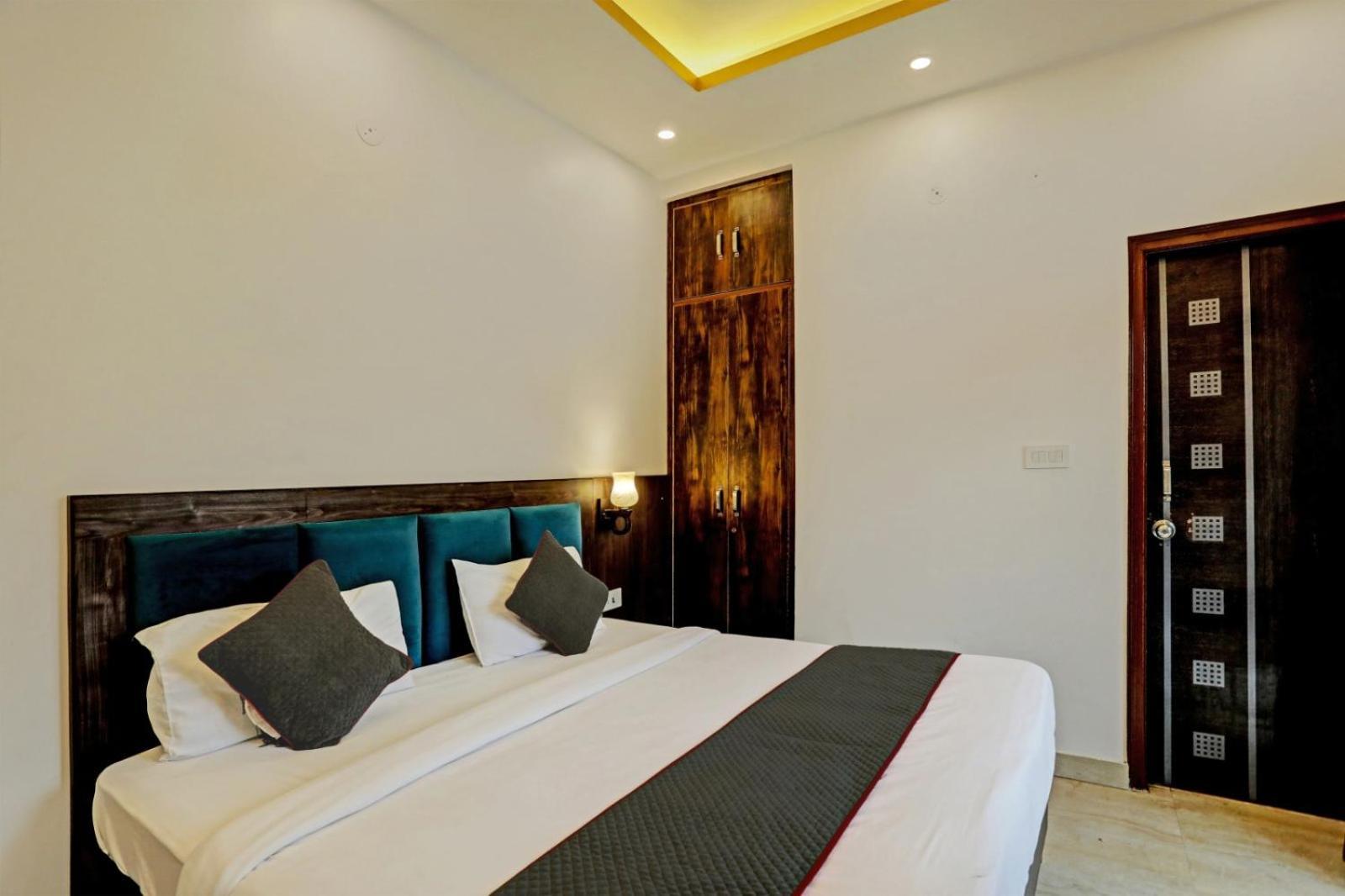 Hotel Golden Prime King Új-Delhi Kültér fotó