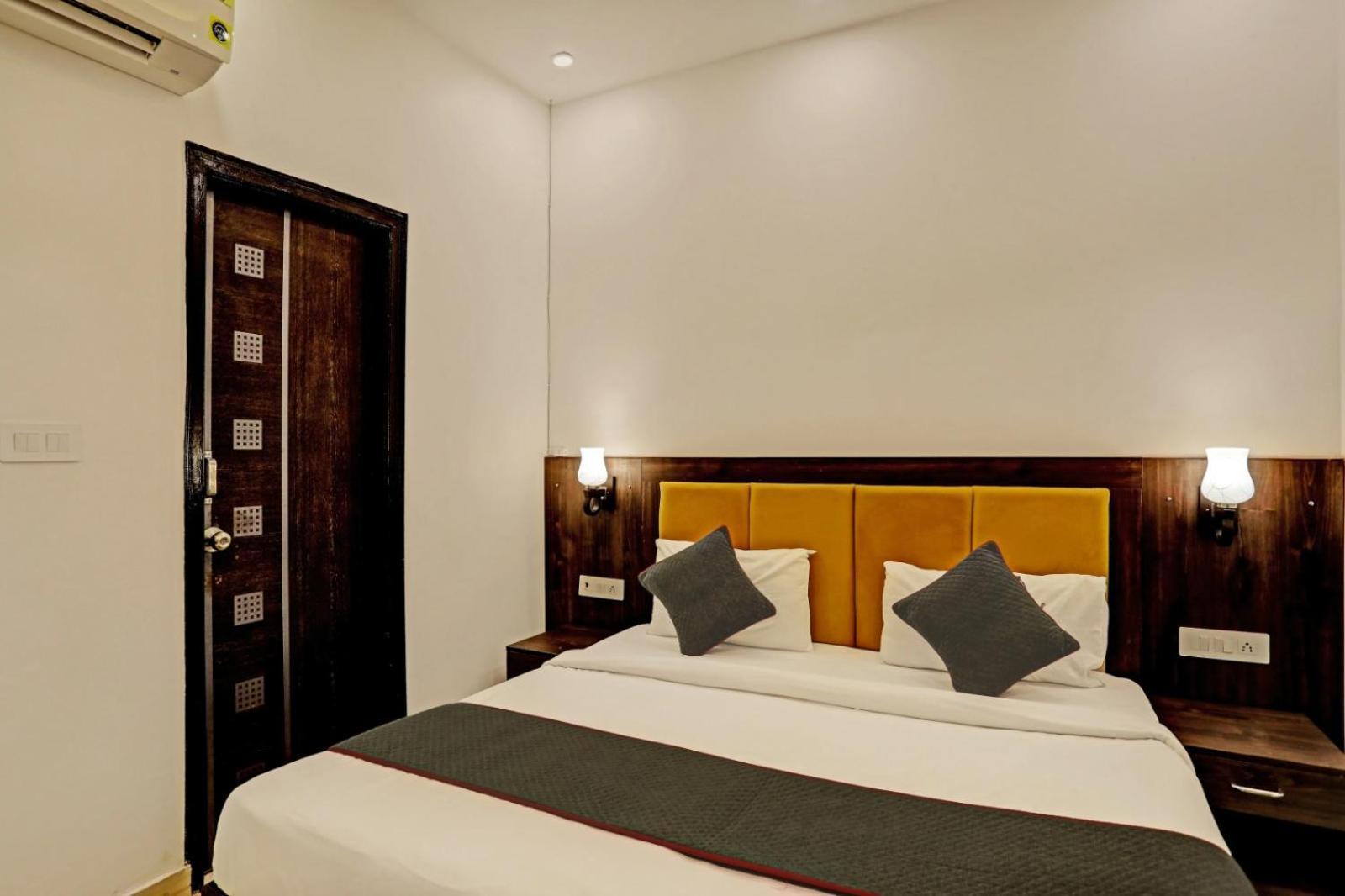 Hotel Golden Prime King Új-Delhi Kültér fotó