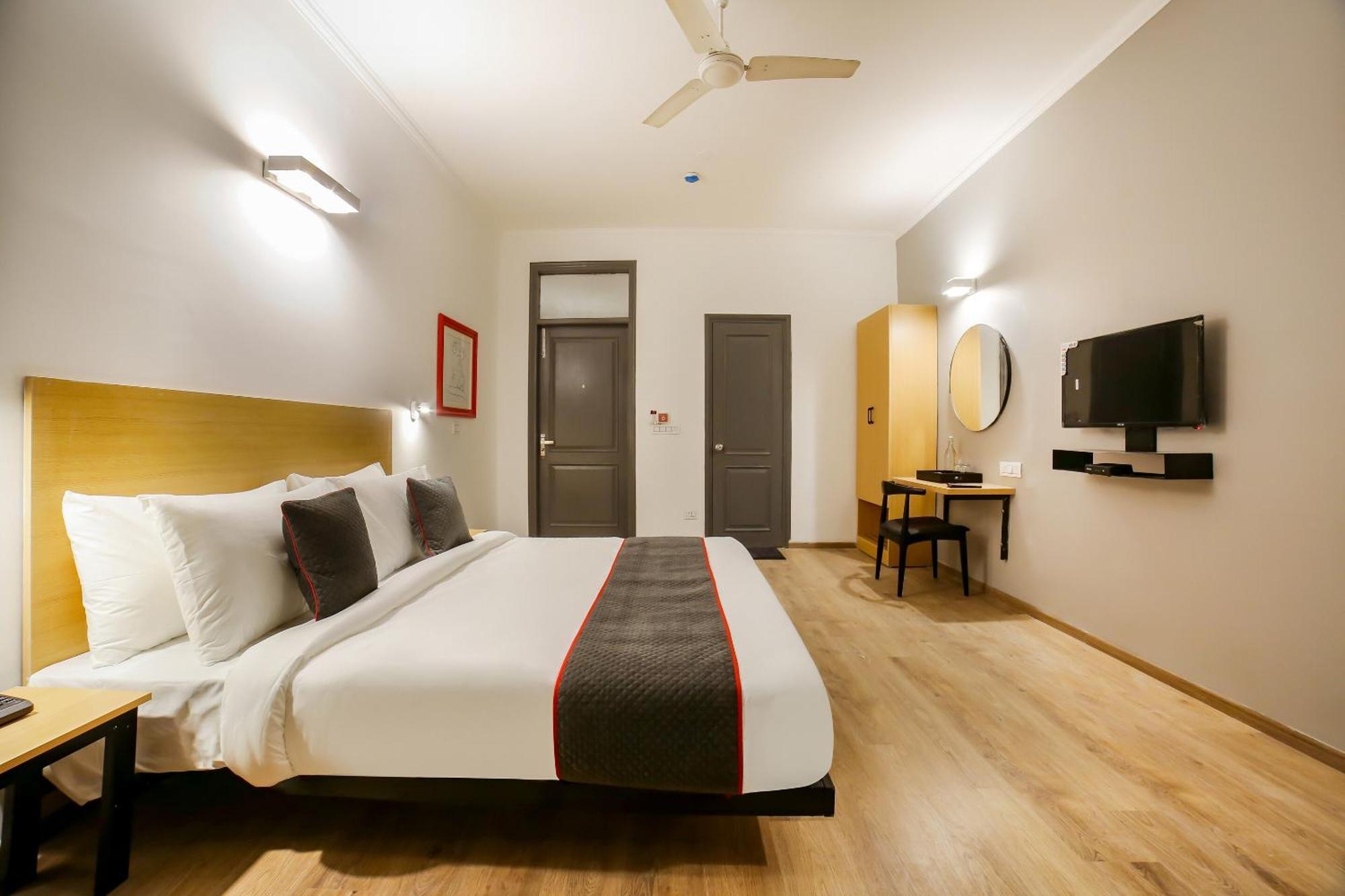 Hotel Golden Prime King Új-Delhi Kültér fotó
