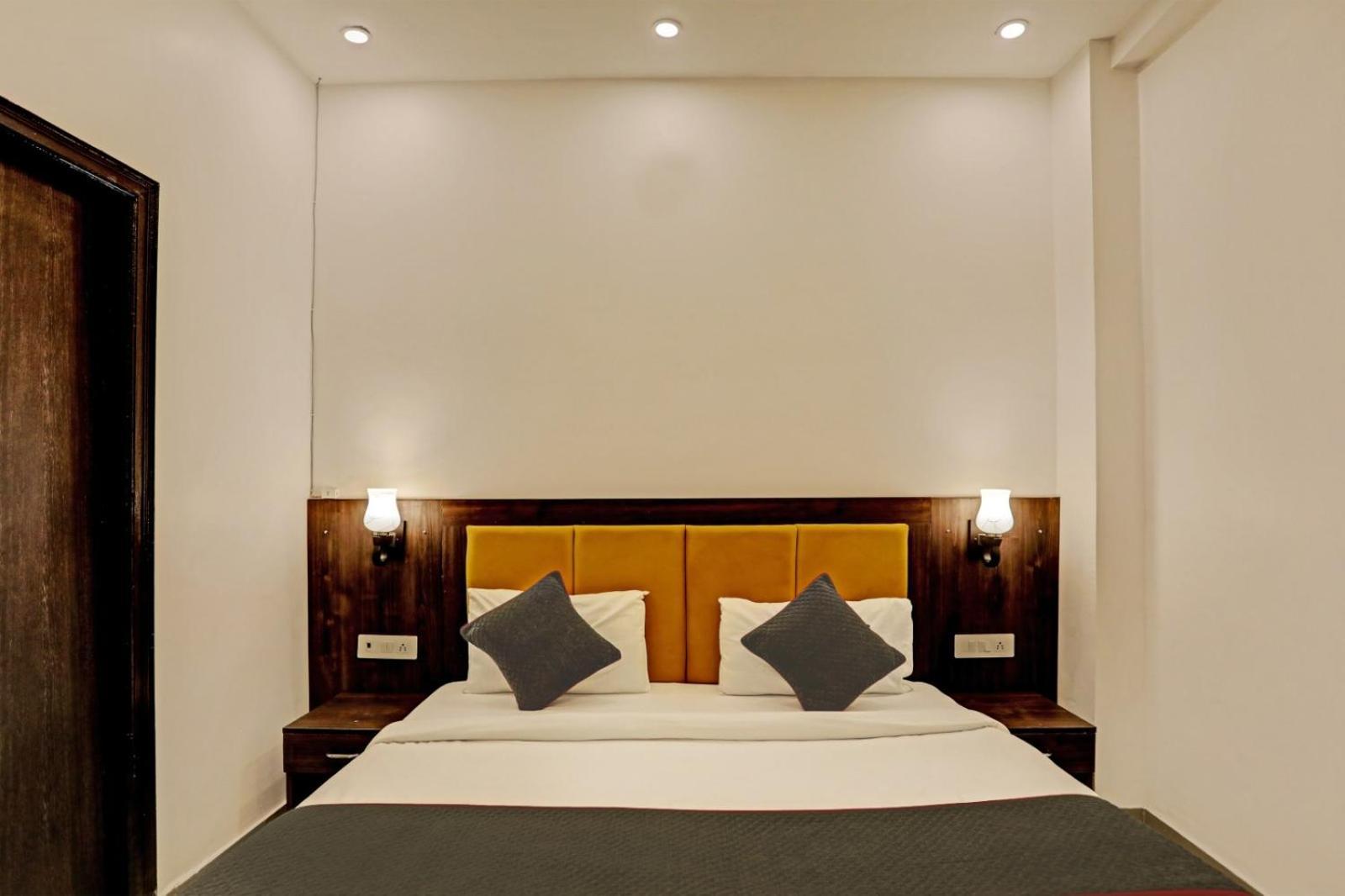 Hotel Golden Prime King Új-Delhi Kültér fotó