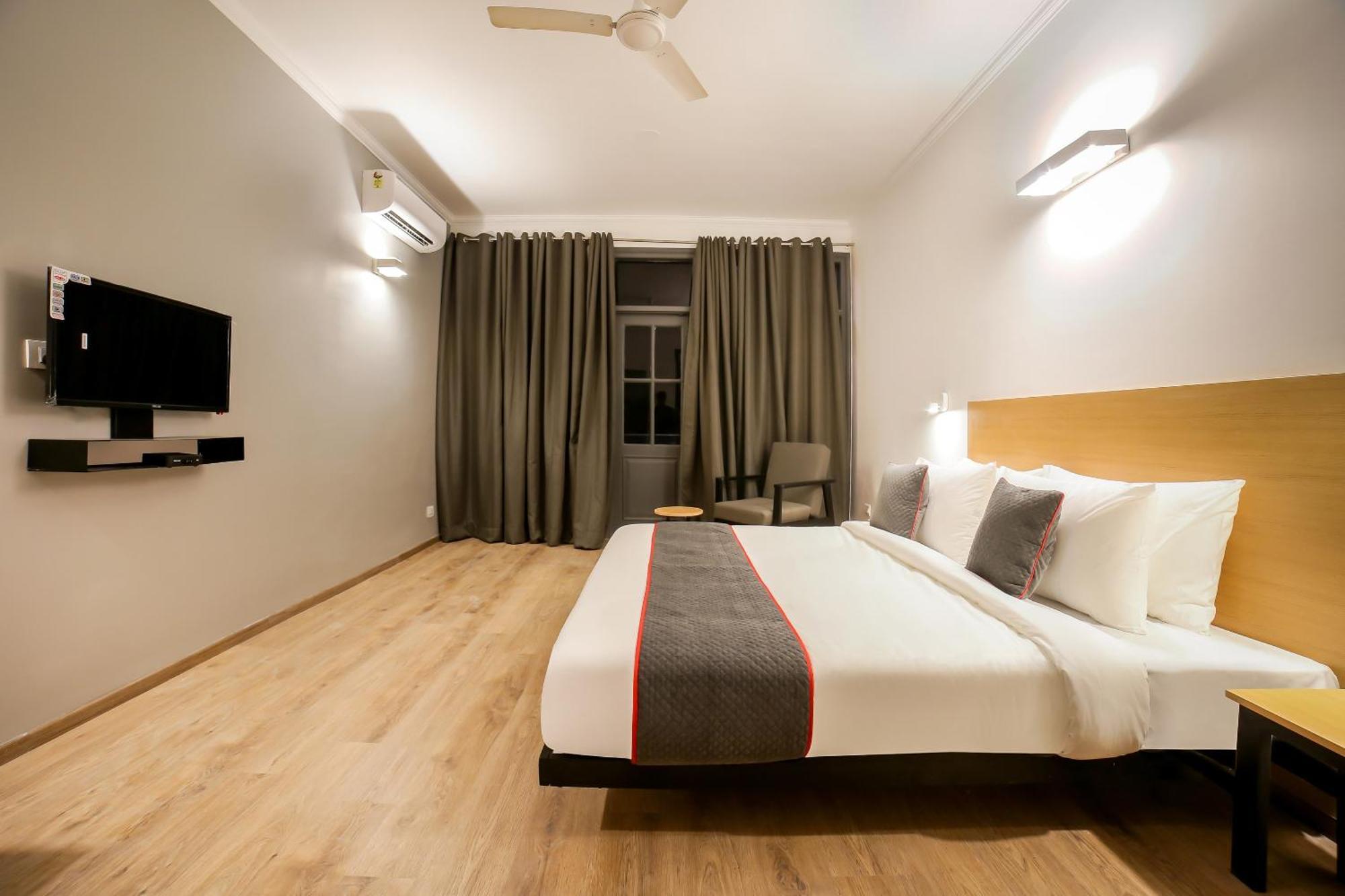 Hotel Golden Prime King Új-Delhi Kültér fotó